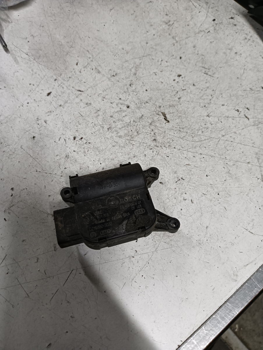 Actuator/motoras clapeta aer AC AUDI A6/S6 III Saloon (4F2, C6) [ 2004 - 2011 ] OEM 0132801358 – foto 2