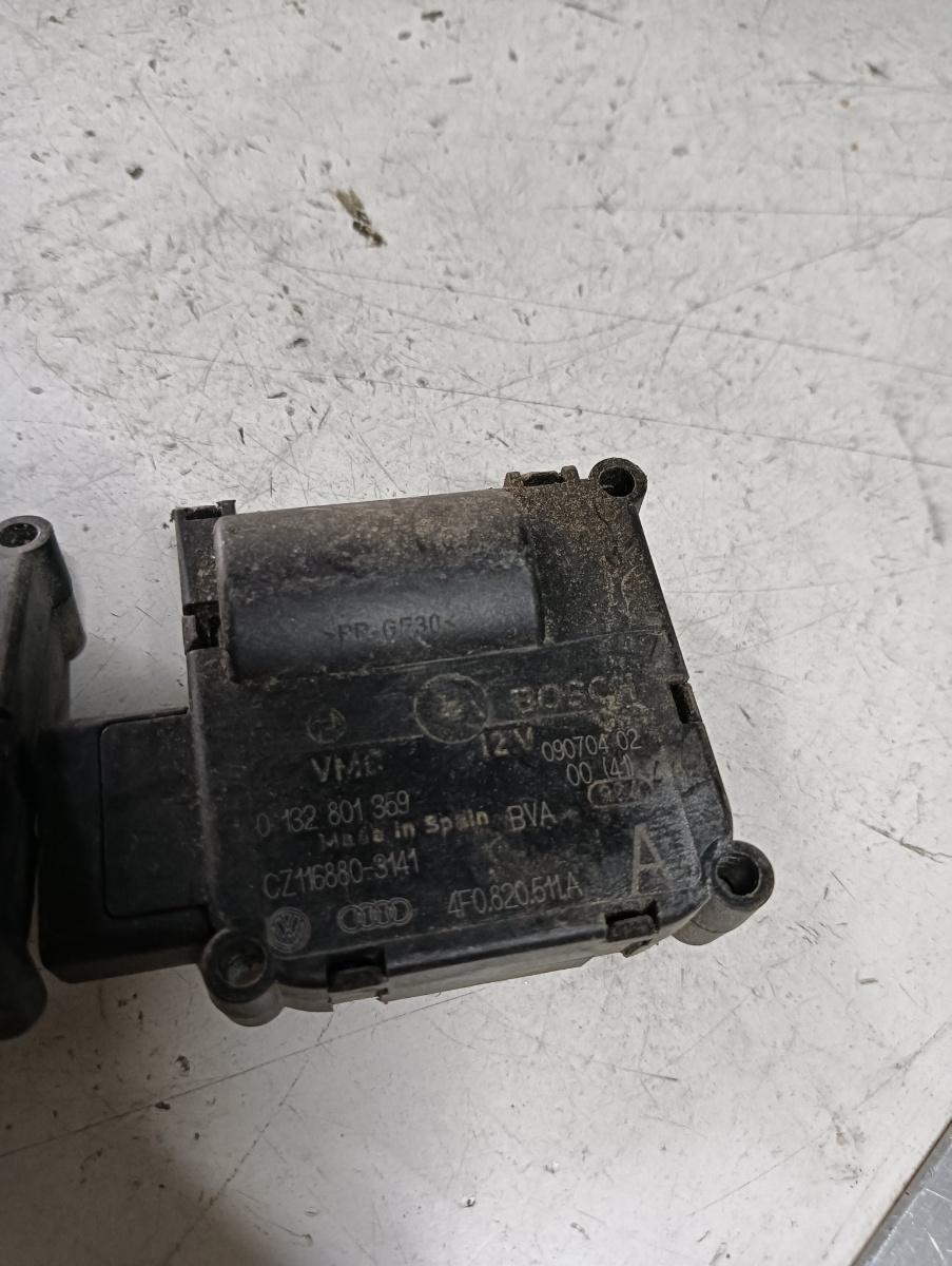 Actuator/motoras clapeta aer AC AUDI A6/S6 III Saloon (4F2, C6) [ 2004 - 2011 ] OEM 0132801359 – foto 2