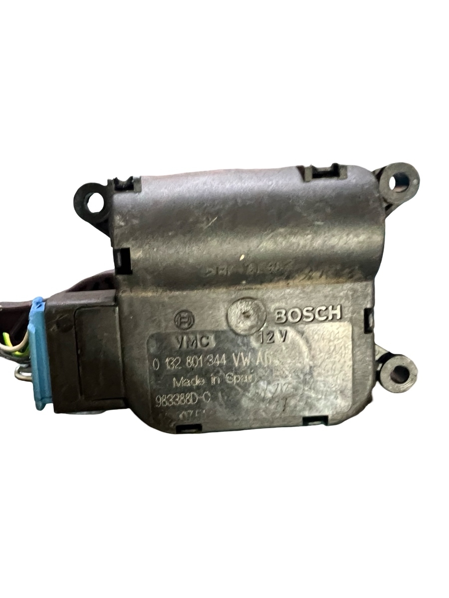 Actuator/motoras clapeta aer AC VOLKSWAGEN PASSAT Variant 3C5 2005 - 2011 0132801344
