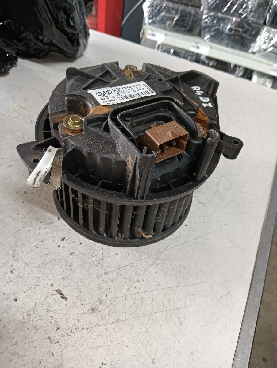 Aeroterma AUDI A4 III (8EC, B7) [ 2004 - 2008 ] OEM 8e2820021e – foto 2