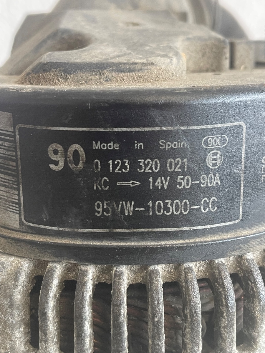 Alternator FORD GALAXY WGR 1995 - 2006 2.0 i  95VW-10300-CC – foto 2