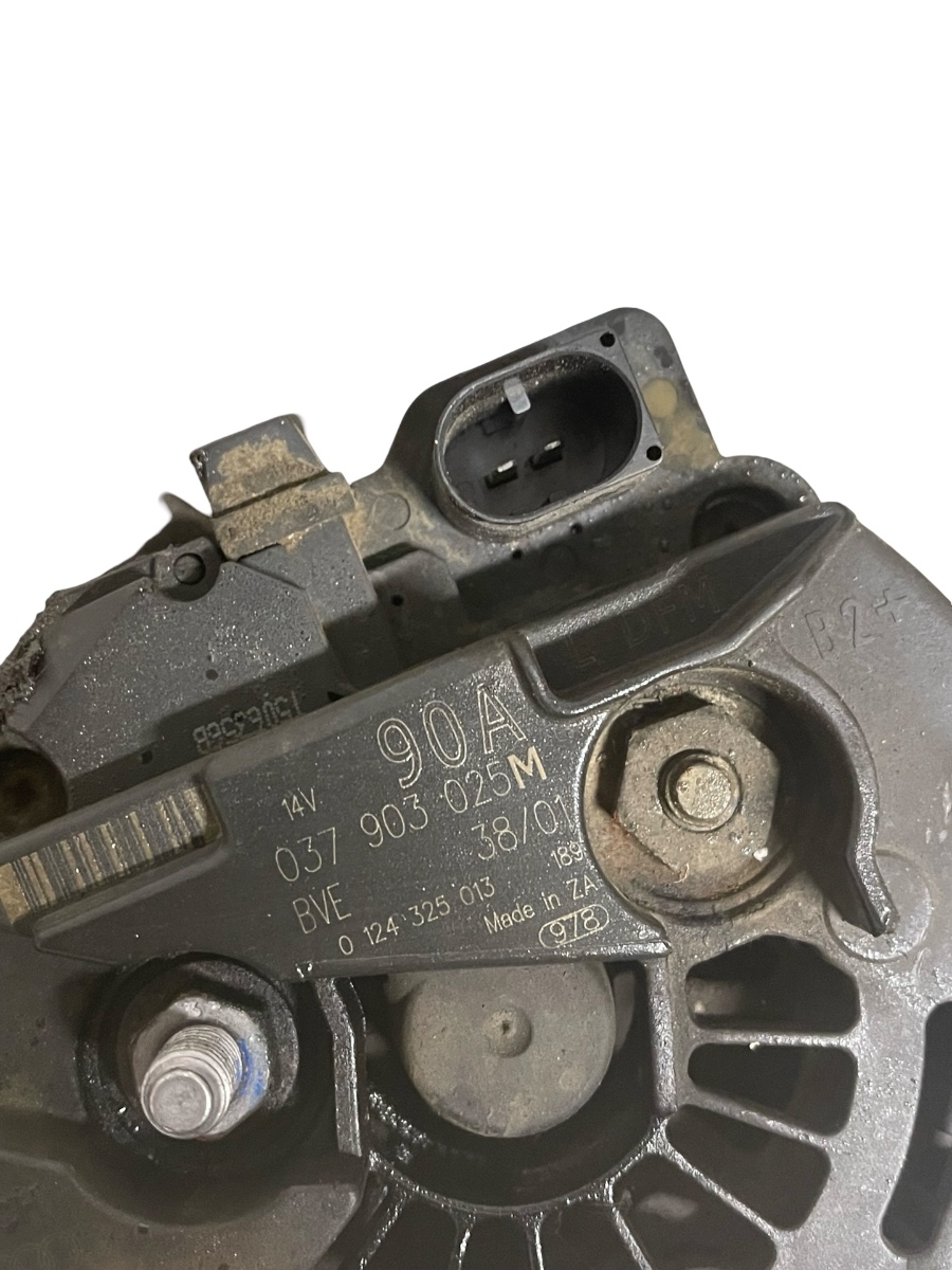 Alternator SEAT IBIZA II 6K1 1993 - 2002 1.4 i ABD, AEX, AKK, AKV, ANW, APQ, AUD 037903025M – foto 2