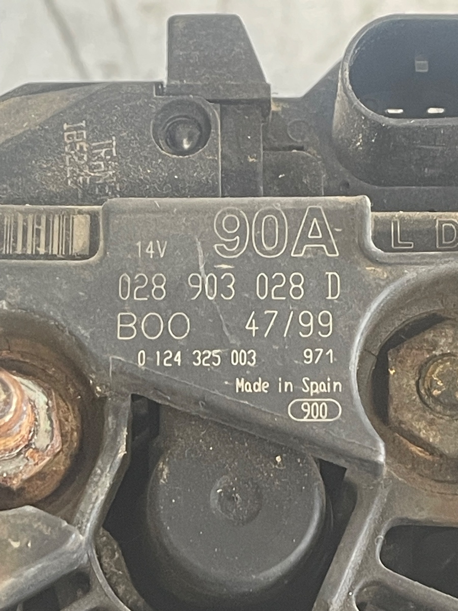 Alternator VOLKSWAGEN GOLF IV 1J1 1997 - 2007 1.4B BOSCH 0 124 325 003 028903028D – foto 3