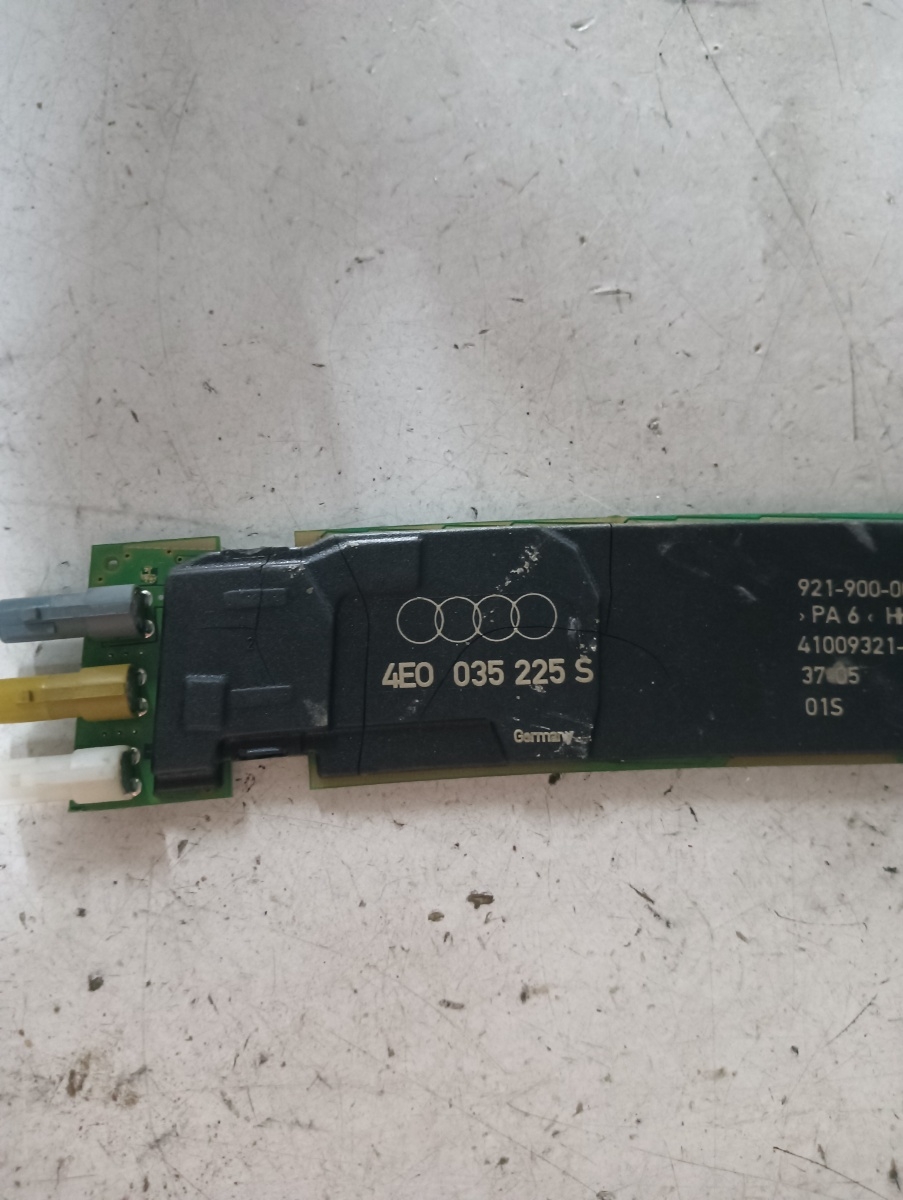 Amplificator antena  AUDI A8 II (4E2, 4E8) [ 2002 - 2010 ] OEM 4e0035225s – foto 2