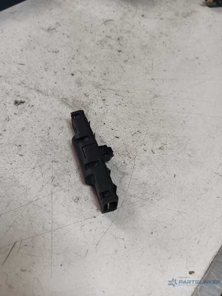 Amplificator antena VOLKSWAGEN TIGUAN (5N_) [ 2007 - > ] TDI 4motion (CBBB, CFGB) 125KW|170HP OEM 5n0035570 – foto 2