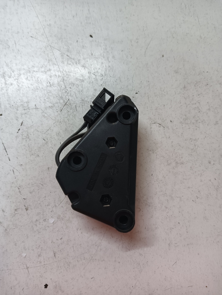 Amplificator de sunet stanga fata VOLKSWAGEN GOLF V 1K1 2003 - 2009 TDI 16V BKD VAG 1k0035463d – foto 2