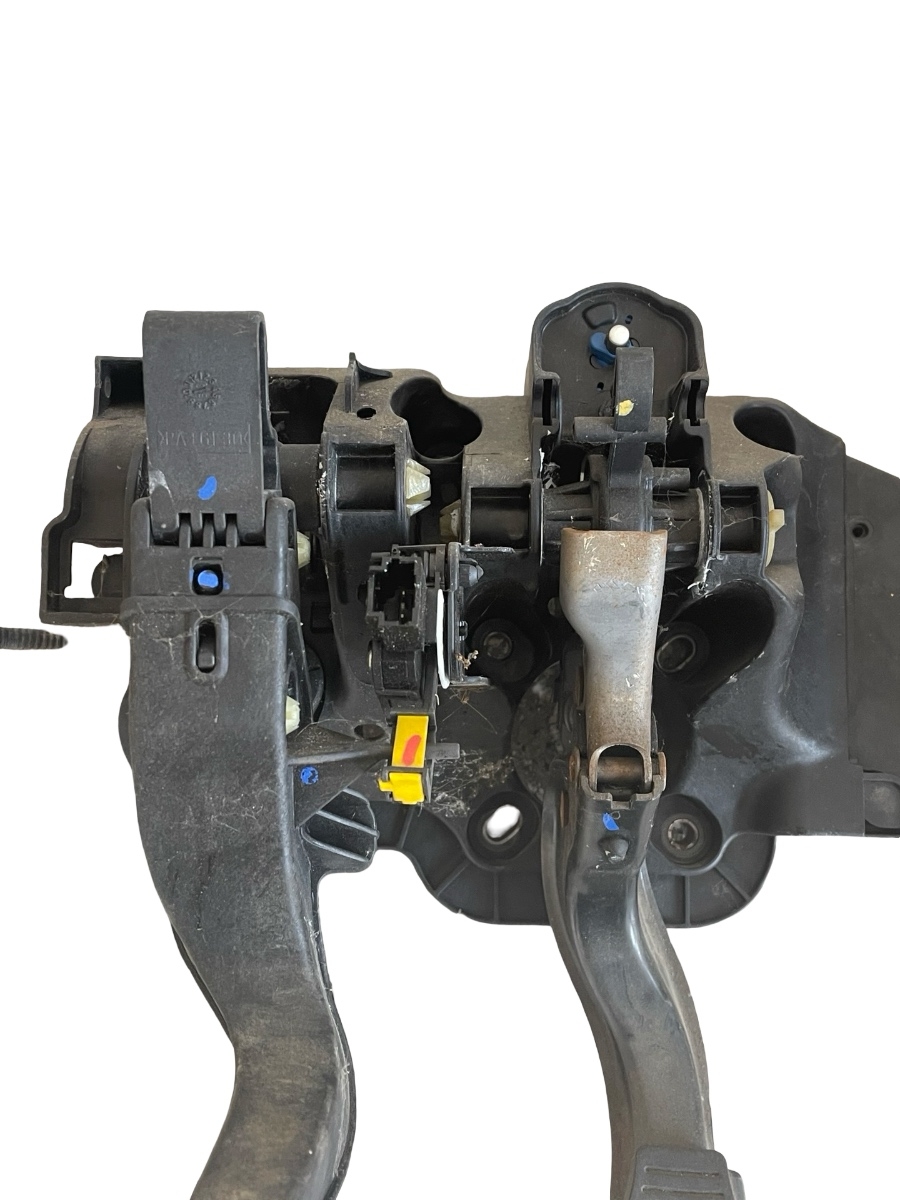Ansamblu pedale ALFA ROMEO MITO 955_ 2008 -> 1.4 MultiAir 955 A6.000 3809550002 – foto 4
