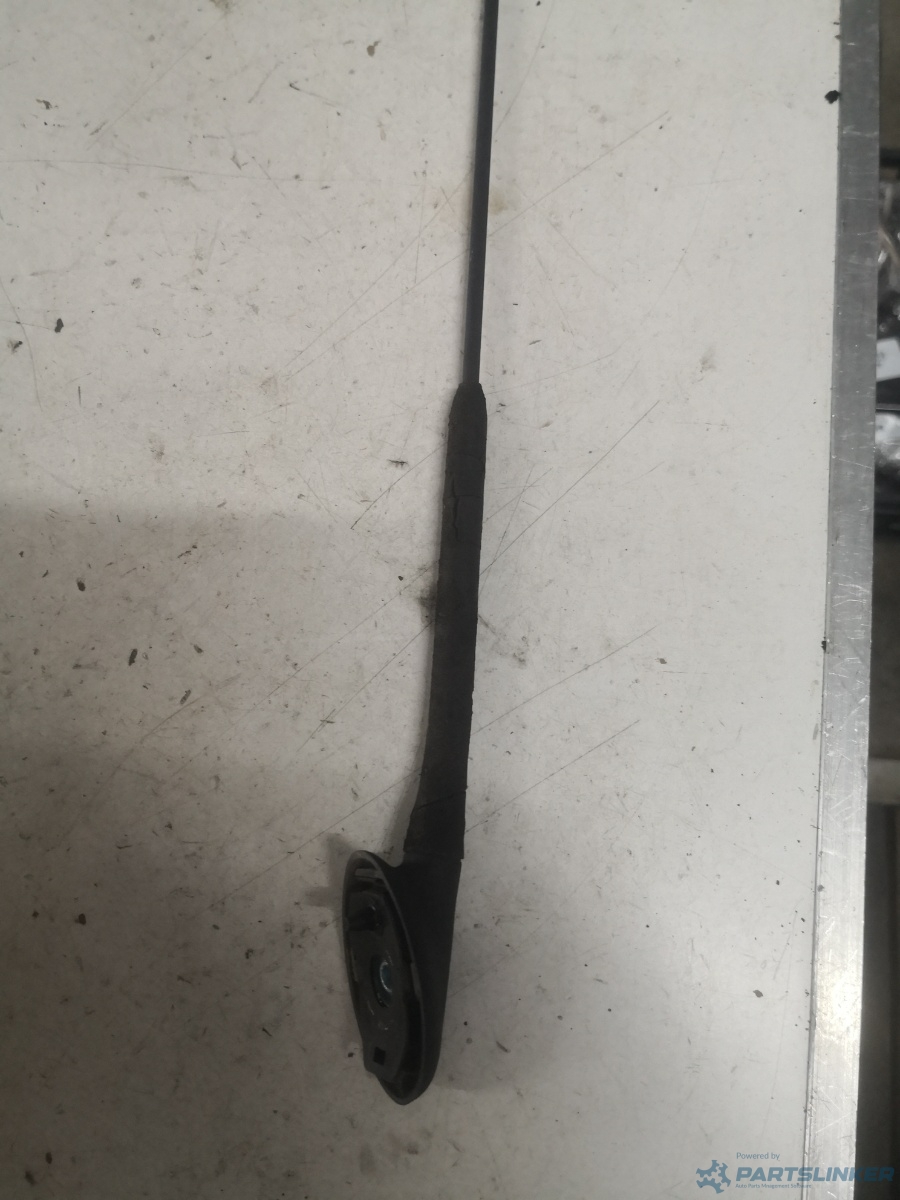 Antena (batul are cauciucul crapat tot) FORD KUGA I 2008 - 2012 – foto 2