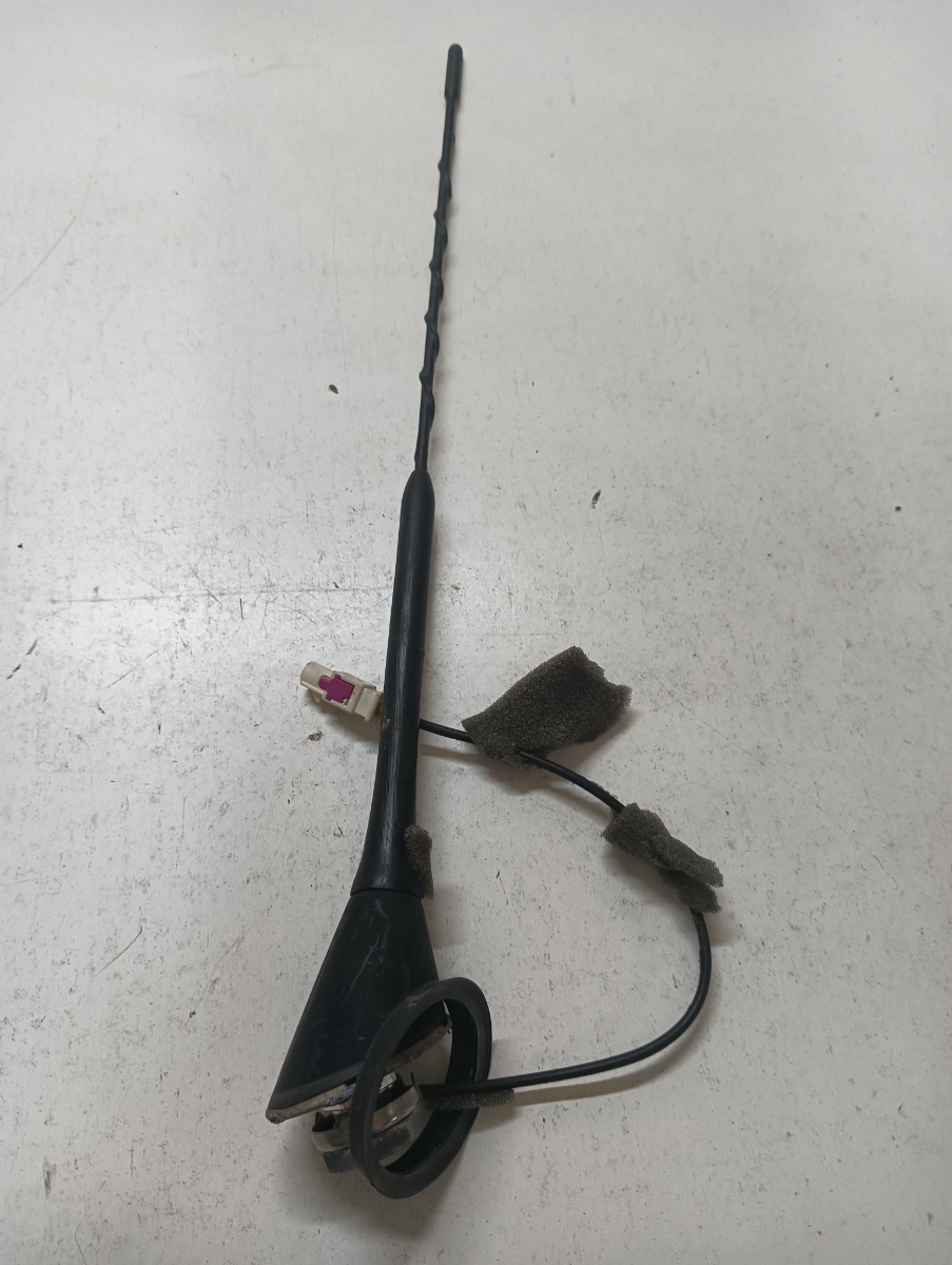 Antena  VOLKSWAGEN TIGUAN 5N_ 2007 - > – foto 2