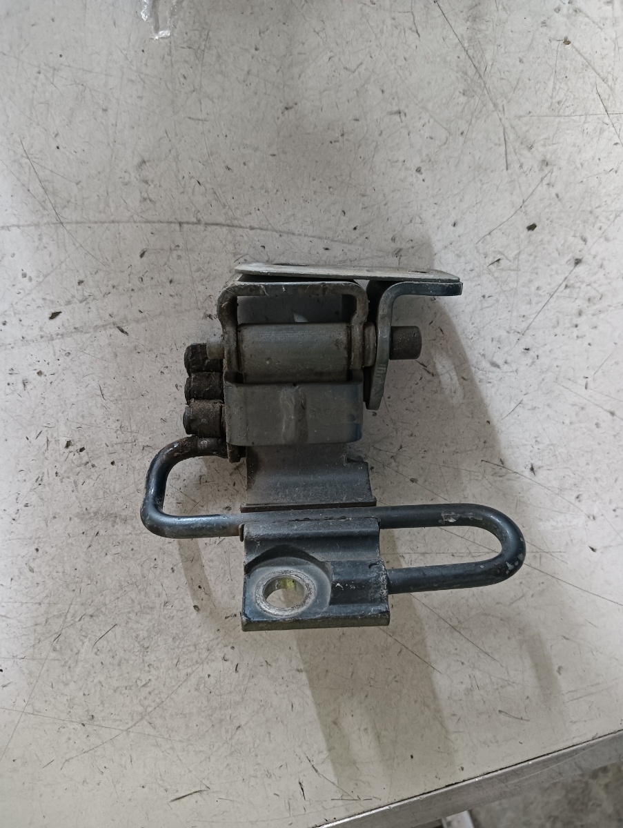 Balama portiera fata sus dreapta fata VOLKSWAGEN TOUAREG 7LA, 7L6, 7L7 2002 - 2013 – foto 2