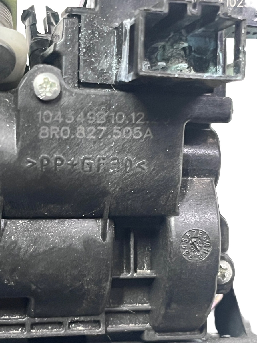Broasca haion/portbagaj SKODA FABIA III Estate NJ5 2014 - > 8R0827505A – foto 3