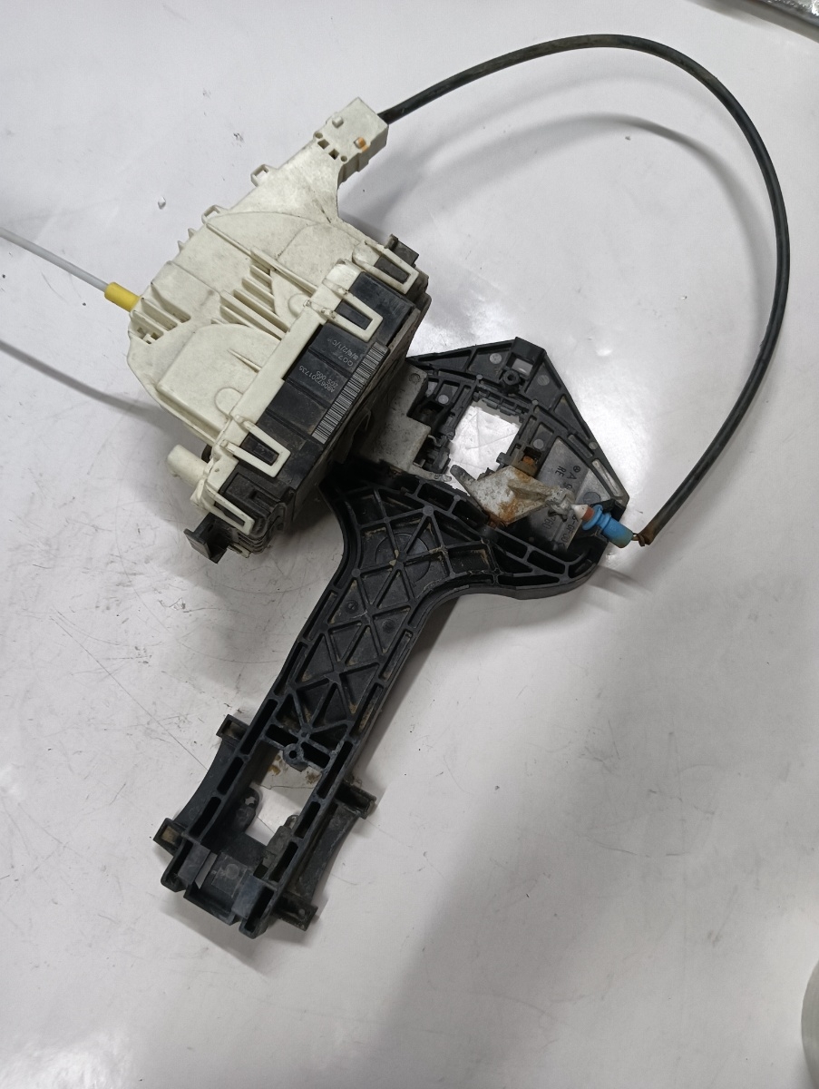 Broasca usa dreapta fata MERCEDES-BENZ SPRINTER 3,5-t Box 906 2006 - > A9067201735 – foto 2