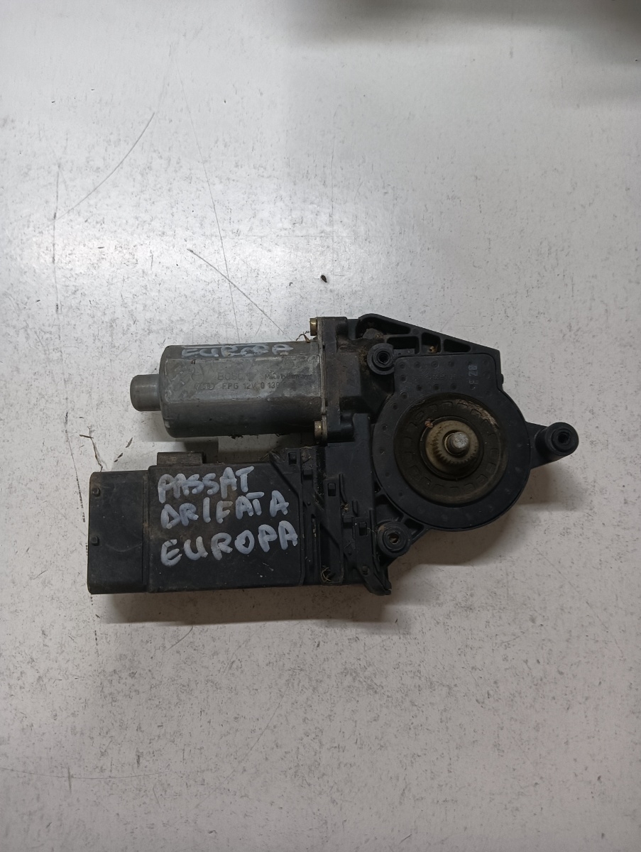 Broasca usa dreapta fata VOLKSWAGEN PASSAT 3B3 2000 - 2005, VOLKSWAGEN GOLF IV 1J1 1997 - 2007 105415301