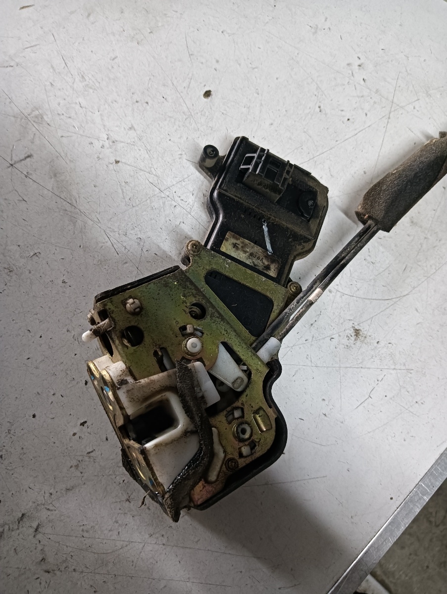 Broasca usa dreapta spate MAZDA  6 2005> – foto 2