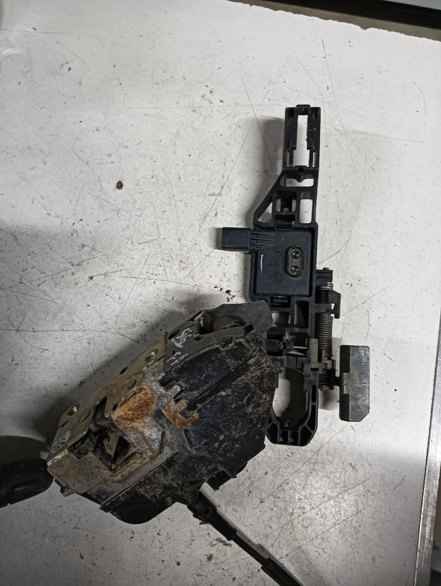 Broasca usa stanga fata RENAULT LAGUNA II (BG0/1_) [ 2001 - 2007 ] – foto 2