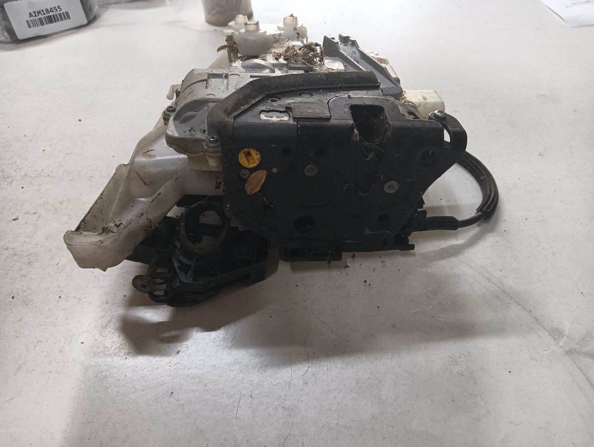 Broasca usa stanga fata VOLKSWAGEN PASSAT 3C2 2005 - 2010 3c2837015a – foto 2