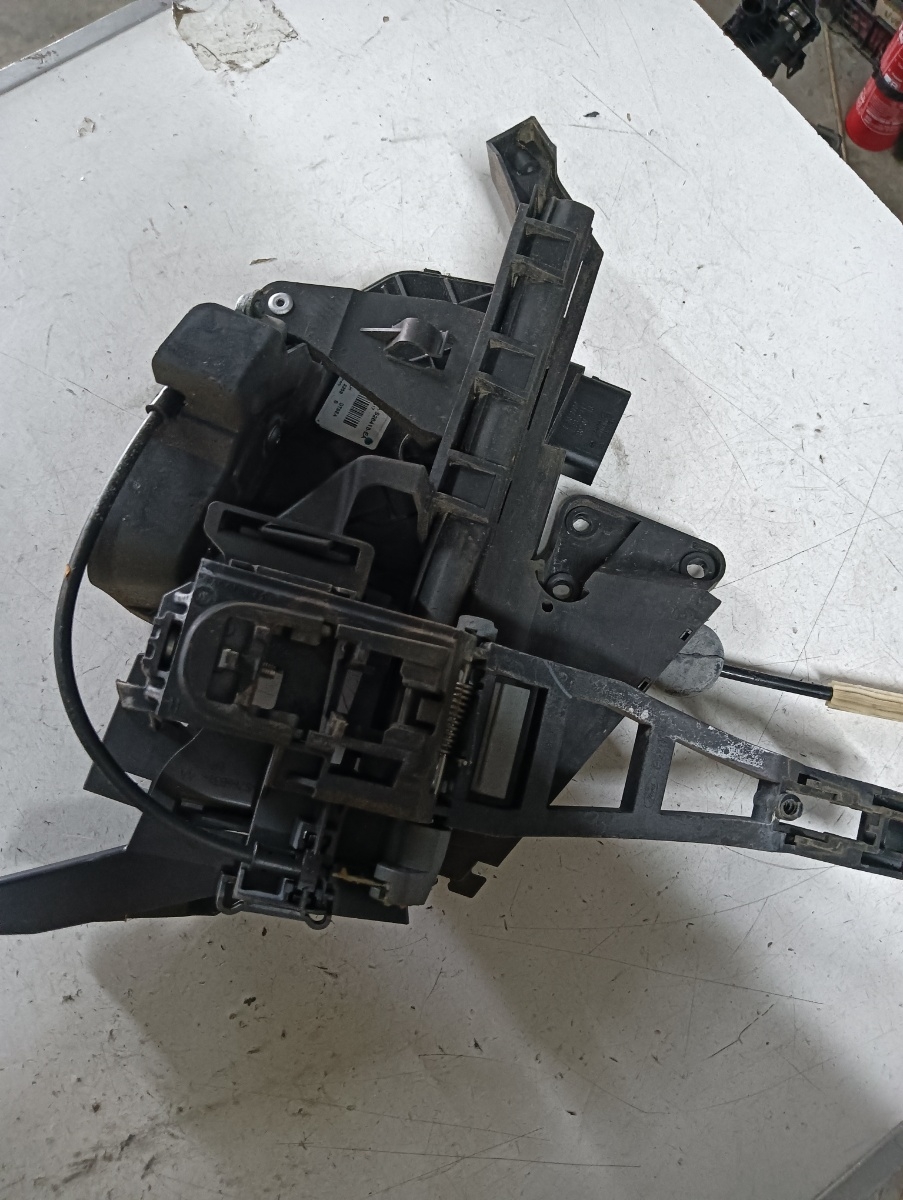 Broasca usa stanga spate FORD KUGA I [ 2008 - 2012 ] – foto 2