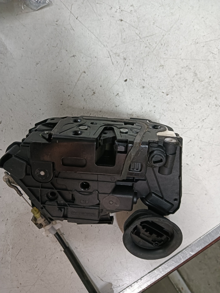 Broasca usa stanga spate VOLKSWAGEN GOLF VI (5K1) [ 2008 - 2013 ] OEM 5k4839015h – foto 2