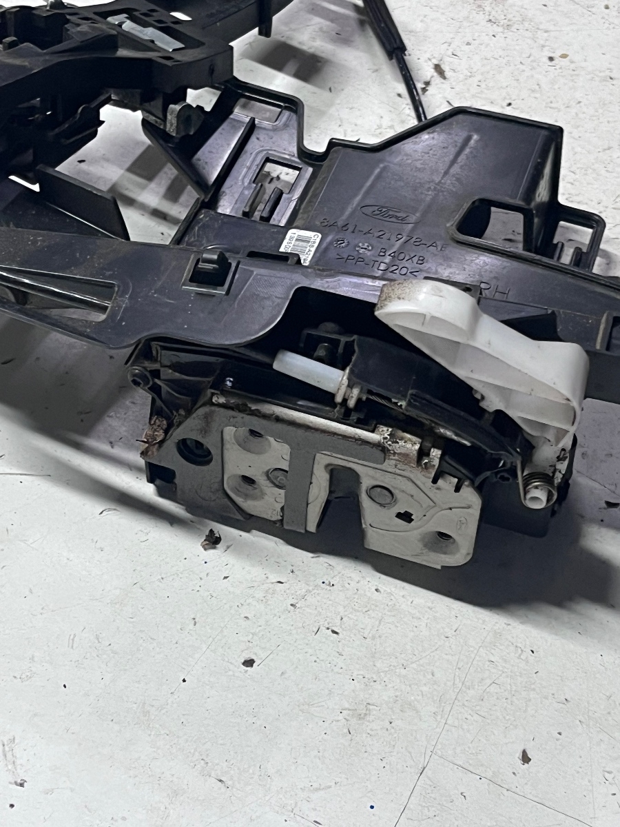 Broasca usa+ suport maner dreapta fata FORD FIESTA VI 2016 Facelift -> AM5A-U21812-BE – foto 4