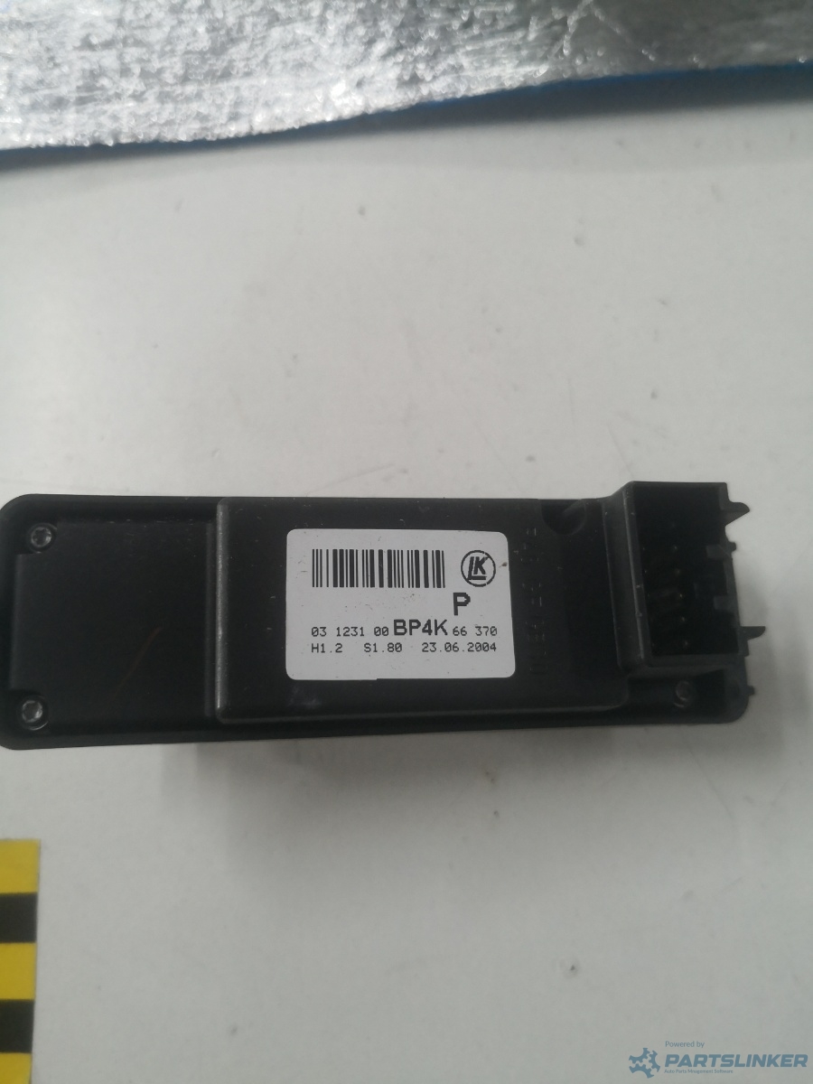 Butoane geamuri electrice dreapta fata MAZDA 3 2006> OEM 03123100 – foto 2