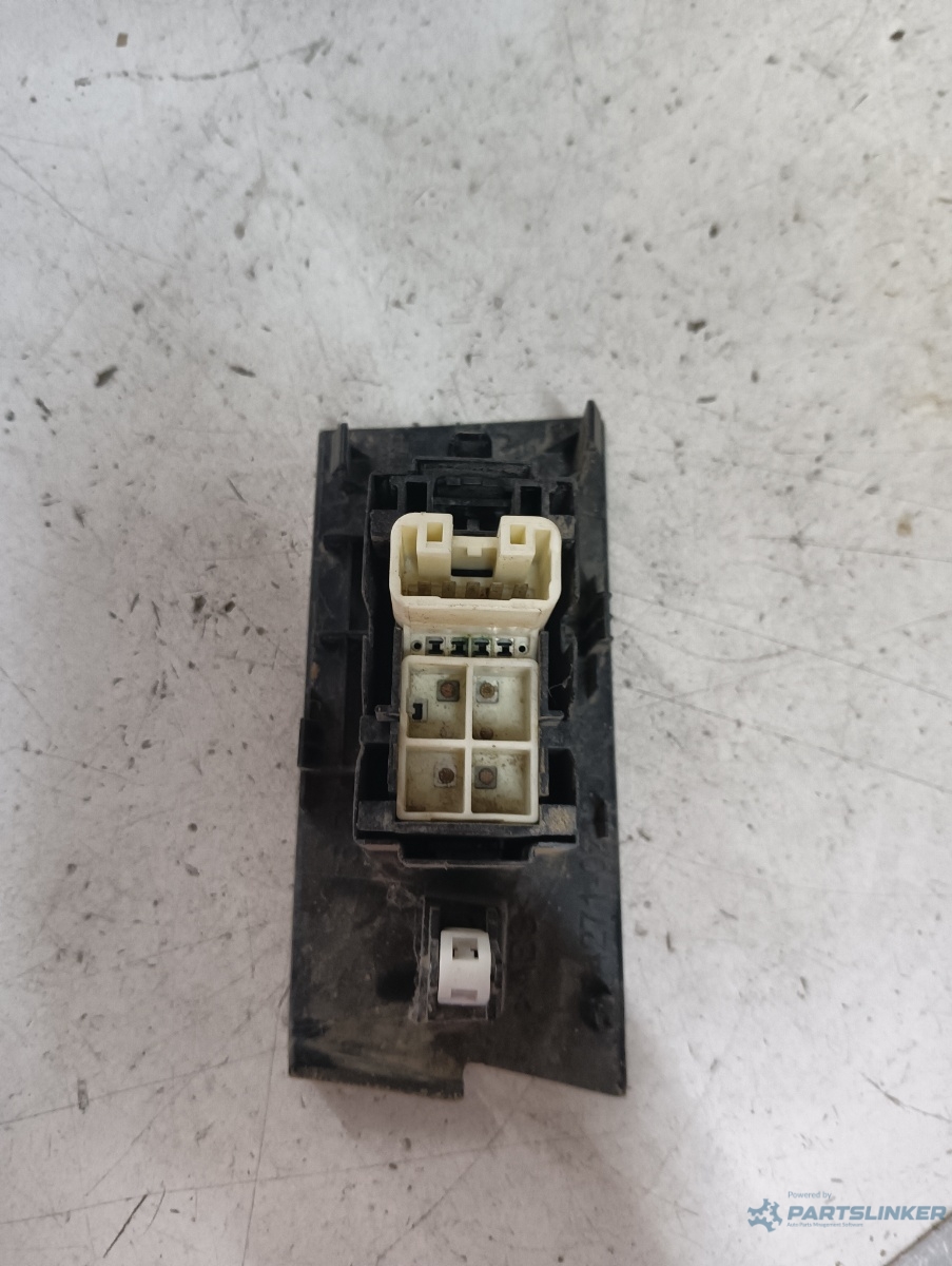 Butoane geamuri electrice dreapta fata TOYOTA COROLLA 1.3 i 2015 – foto 2