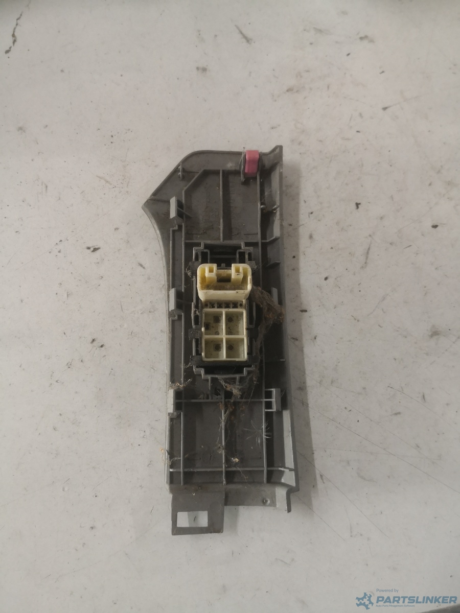Butoane geamuri electrice dreapta fata TOYOTA YARIS (_P9_) [ 2005 - > ] OEM 742310d090 – foto 2