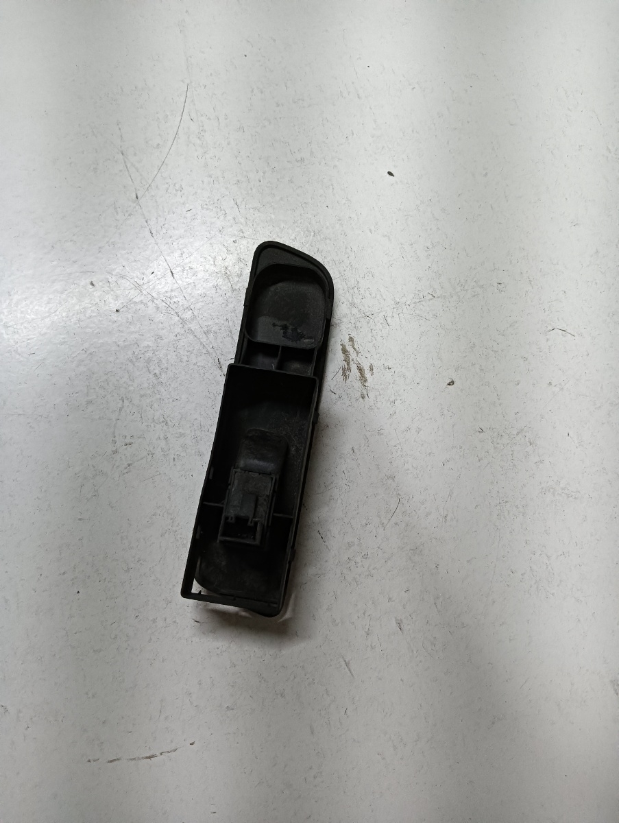 Butoane geamuri electrice dreapta fata VOLKSWAGEN TIGUAN 5N_ 2007 - > – foto 2