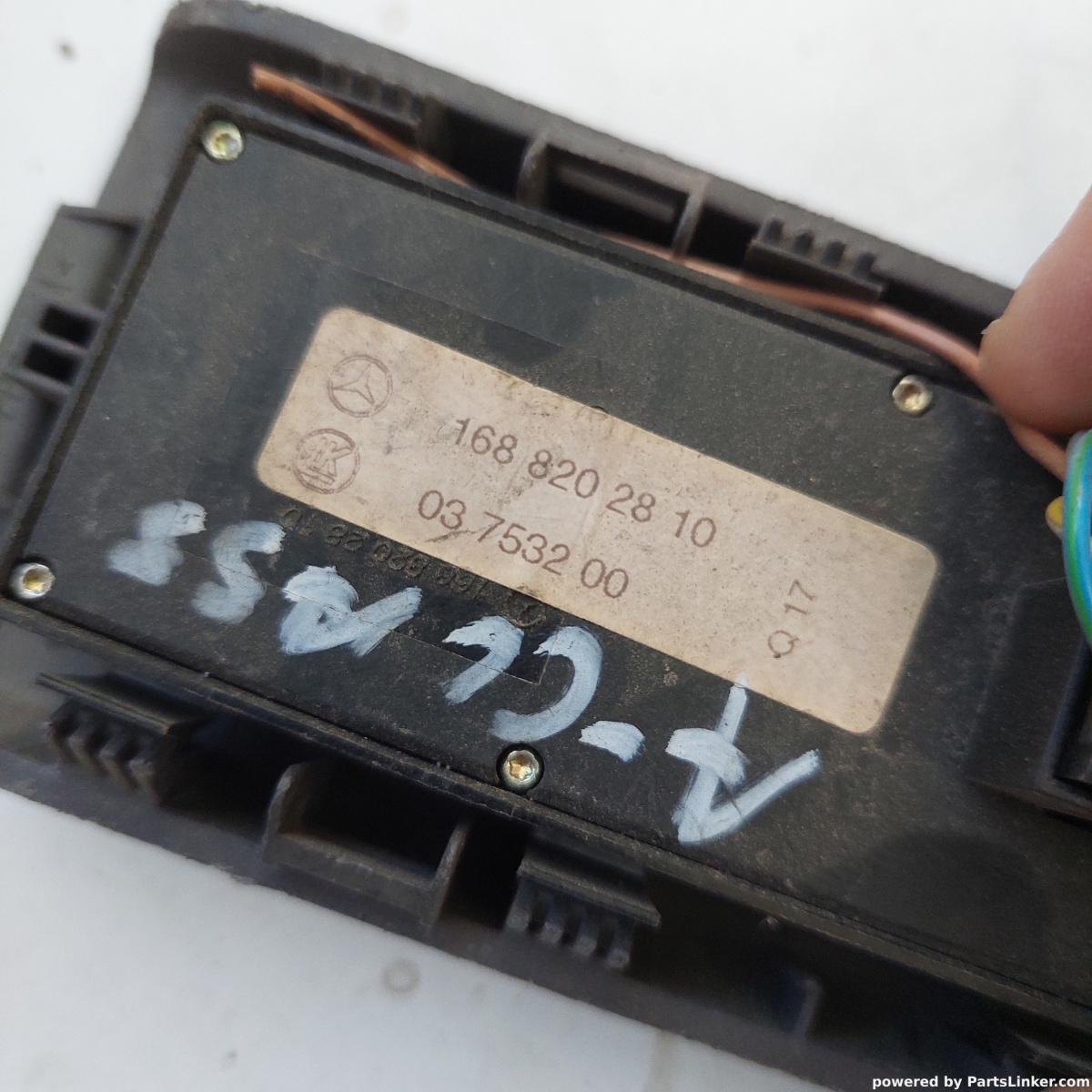 Butoane geamuri electrice MERCEDES-BENZ A-CLASS (W177) [ 2018 - > ] OEM 1688202810 – foto 2