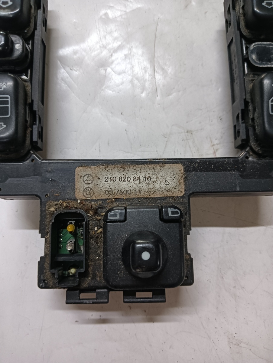 Butoane geamuri electrice MERCEDES-BENZ E-CLASS II W210 1995 - 2003 2108208410 – foto 2