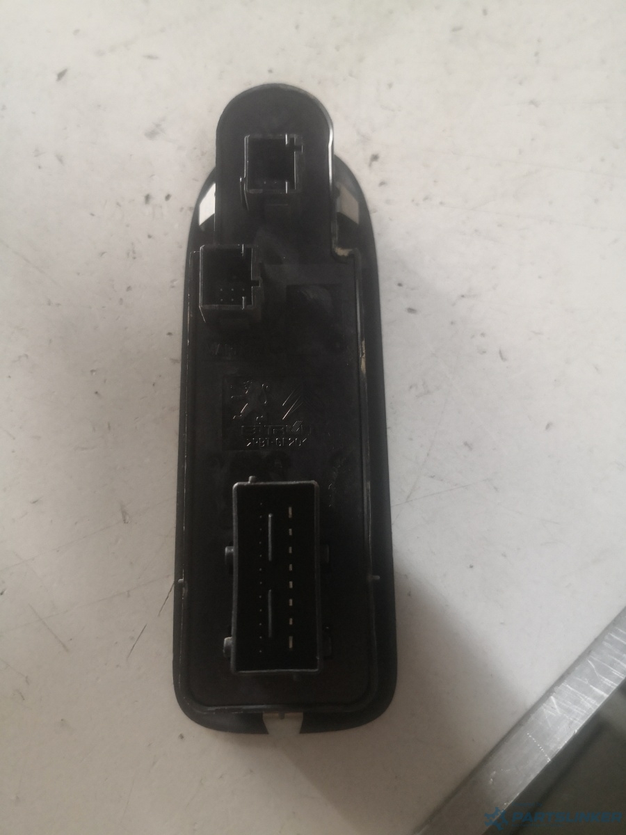 Butoane geamuri electrice stanga fata PEUGEOT 508 (8D_) [ 2010 - > ] HDi Hybrid4 AWC (RHC (DW10CTED4)) 120KW|163HP OEM 98026364zd – foto 2