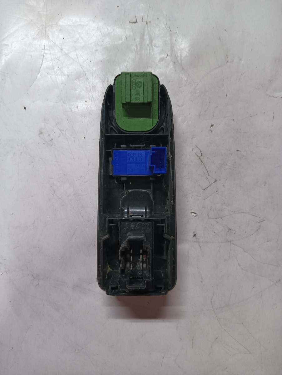 Butoane geamuri electrice stanga fata VOLKSWAGEN UP 121, 122, BL1, BL2 2011 - > – foto 2