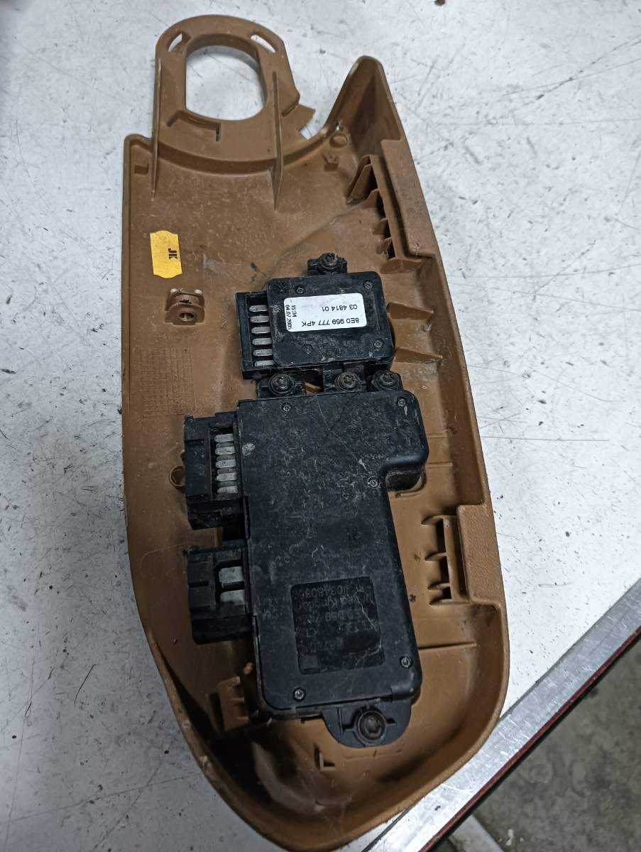 Butoane reglaj scaun stanga fata AUDI A6/S6 III Saloon (4F2, C6) [ 2004 - 2011 ] – foto 2