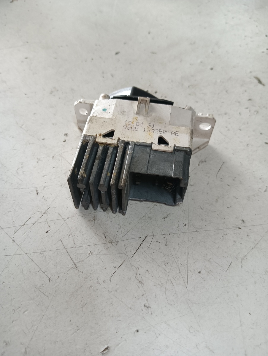 Buton avarie FORD FOCUS Hatchback  (DAW, DBW) [ 1998 - 2007 ] OEM 98ag13a350ae – foto 2
