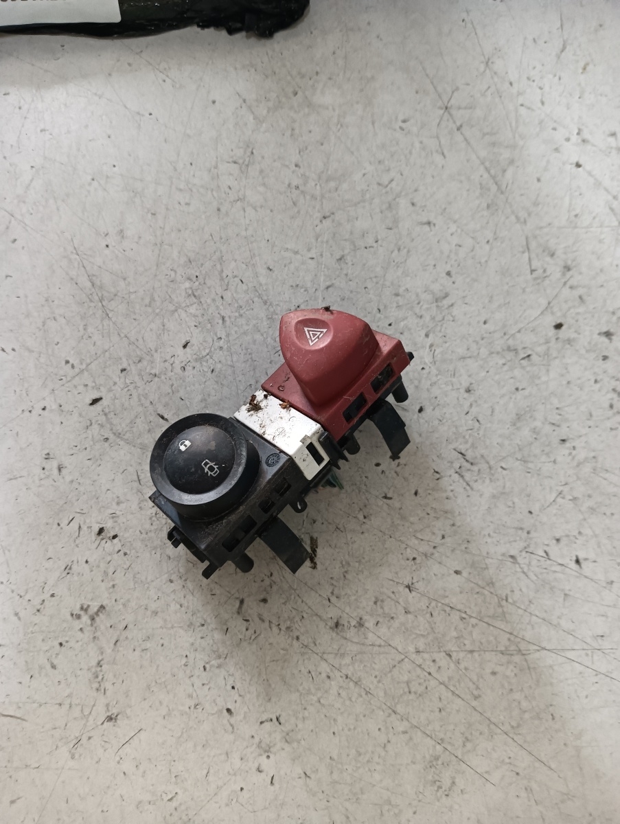 Buton avarie RENAULT MEGANE II (BM0/1_, CM0/1_) [ 2001 - 2012 ] – foto 2