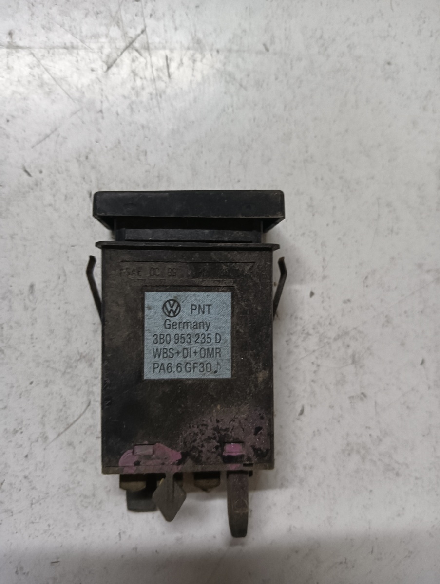Buton avarie VOLKSWAGEN PASSAT Estate 3B5 1997 - 2001 1.8 1.8 AEB, VOLKSWAGEN PASSAT 3B3 2000 - 2005 VAG 3b0953235d – foto 2