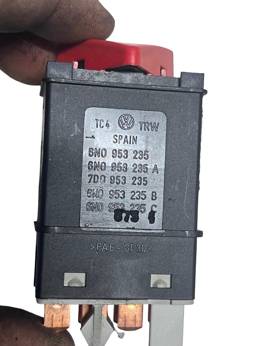 Buton avarie VOLKSWAGEN POLO 6N2 1999 - 2001 6N0953235 – foto 3
