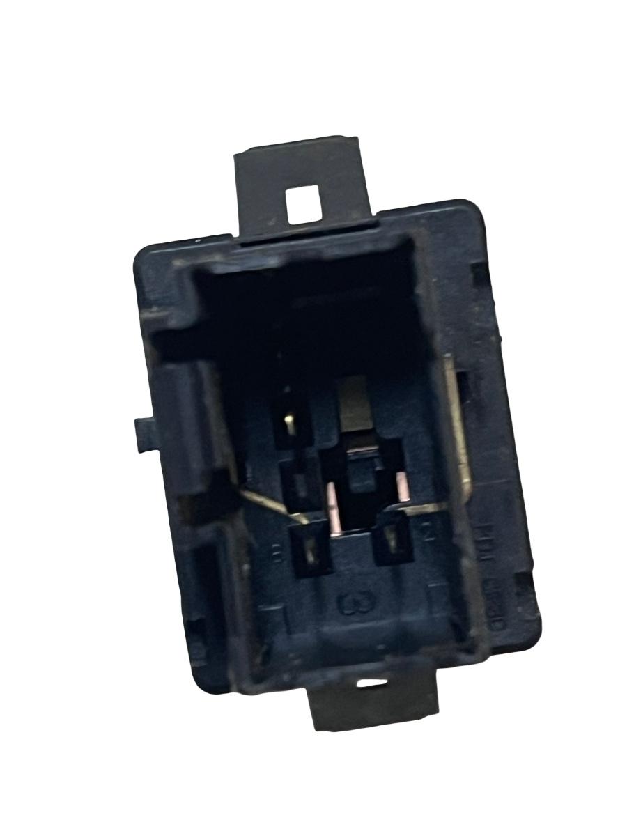 Buton avarie VOLKSWAGEN POLO 9N_ 2001 - 2012 6Q0953235A – foto 2