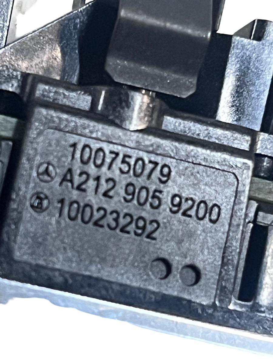 Buton deschidere portbagaj MERCEDES-BENZ E-CLASS W212 2013 Facelift -> A2129059200 – foto 3