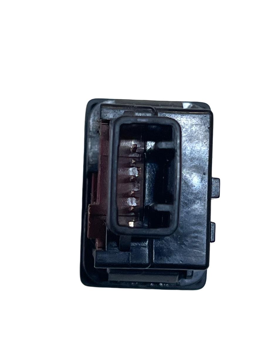 Buton deschidere usita rezervor TOYOTA AVENSIS Saloon _T27_ 2008 -> 15C252 – foto 2