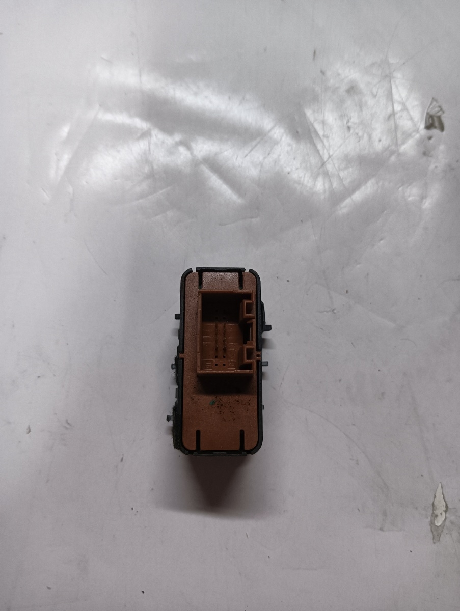 Buton dezaburire geam VOLKSWAGEN UP 121, 122, BL1, BL2 2011 - > – foto 2