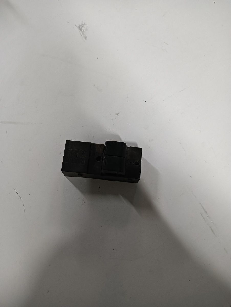 Buton geamuri electrice NISSAN MICRA III K12 2002 - 2010 stanga fata – foto 2