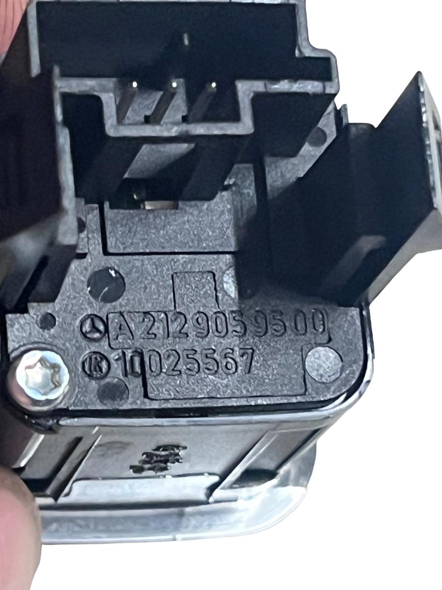 Buton incalzire scaun dreapta spate MERCEDES-BENZ E-CLASS W212 2013 Facelift -> A2129059500 – foto 3