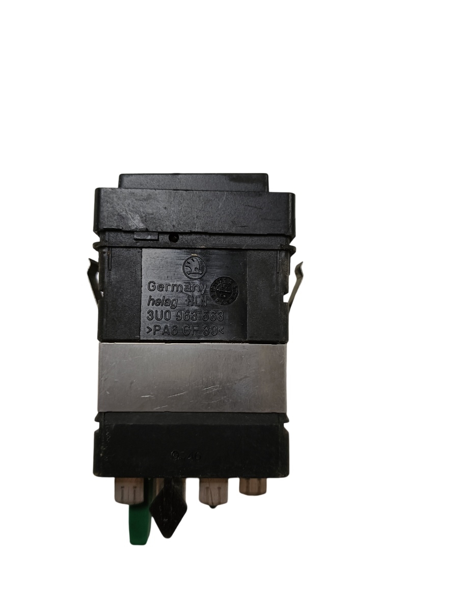 Buton reglaj incalzire scaun SKODA SUPERB 3U4 2001 - 2008 3u0963563 – foto 2