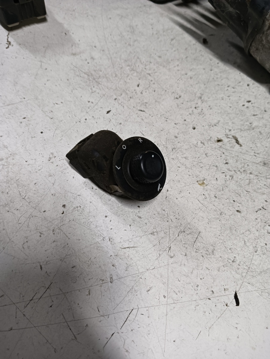 Buton reglaj oglinzi  JEEP GRAND CHEROKEE III (WH, WK) [ 2004 - 2011 ] – foto 2