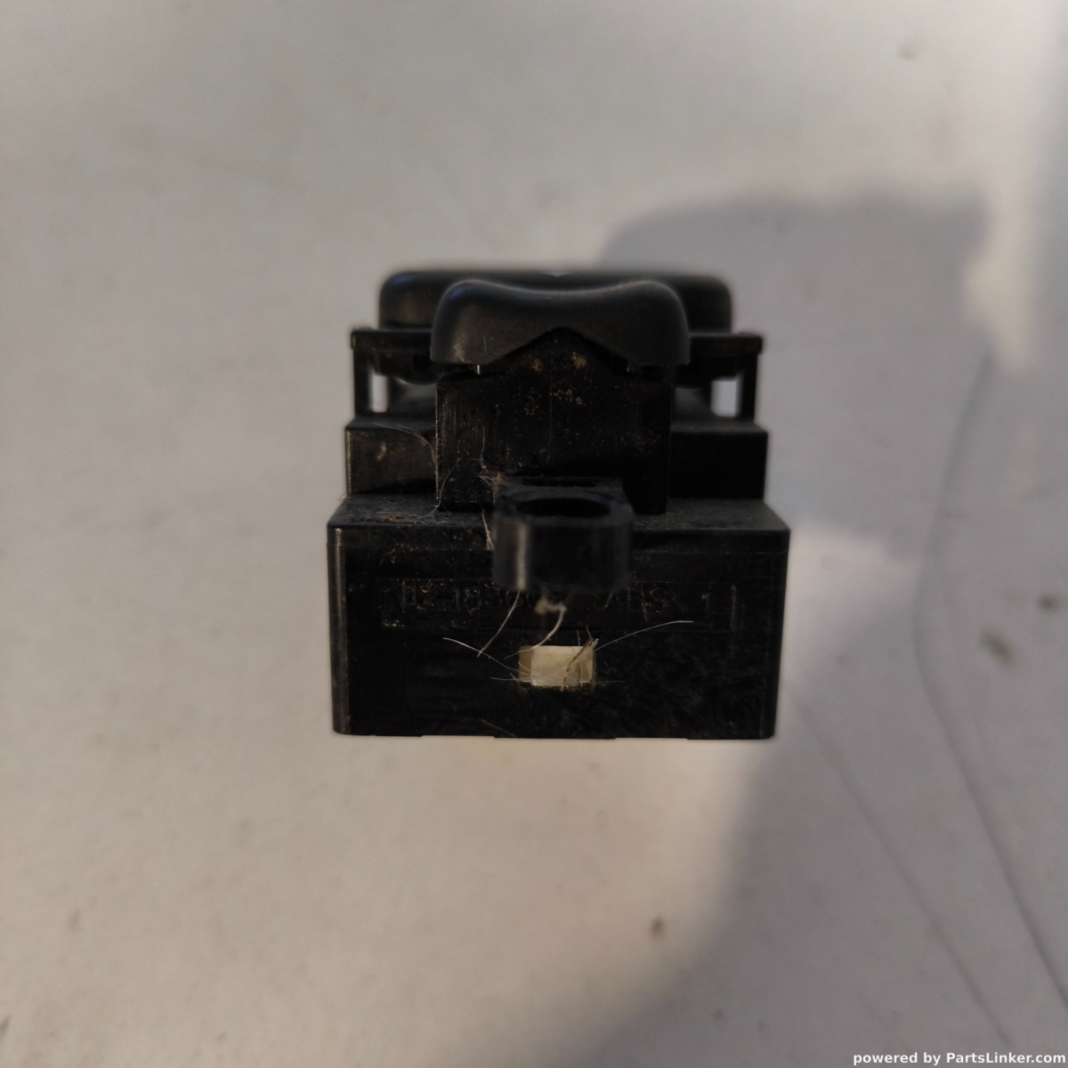 Buton reglaj oglinzi Mazda 6 2.0 diesel an 2004  OEM 183608 – foto 2