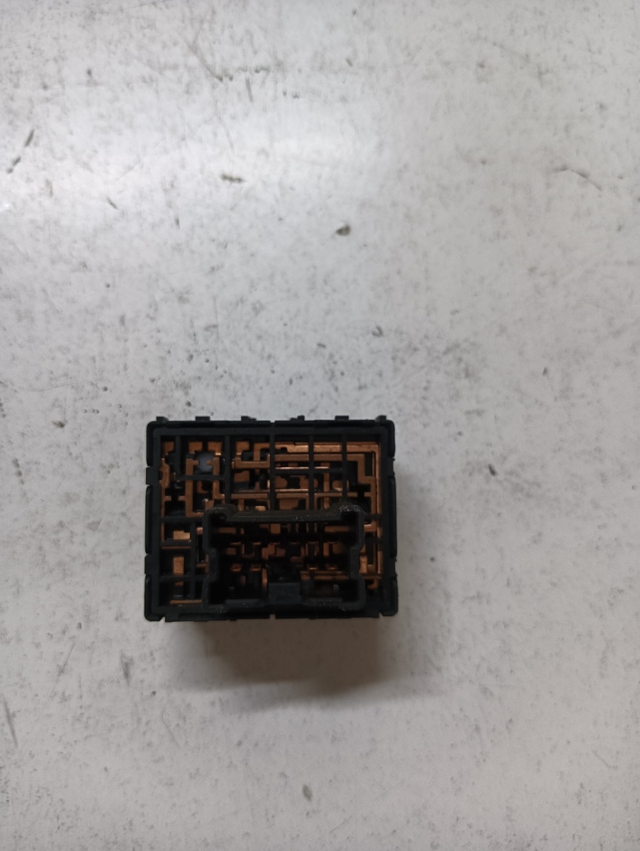 Buton reglaj oglinzi  NISSAN X-TRAIL T30 2001 - 2013 – foto 2