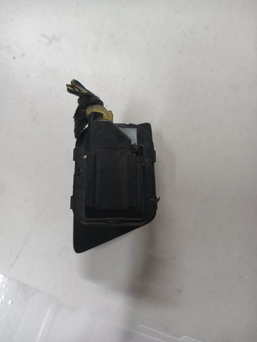 Buton reglaj oglinzi  VOLKSWAGEN GOLF VI 5K1 2008 - 2013 – foto 2