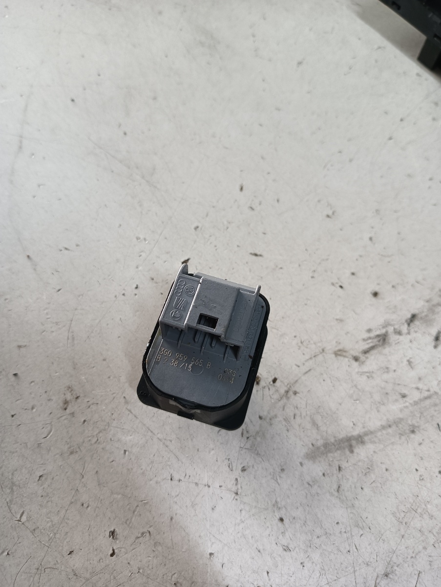 Buton reglaj oglinzi VOLKSWAGEN PASSAT 3G2 2014 - > 3g0959565b – foto 2