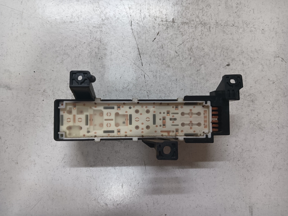 Buton reglaj scaun dreapta fata TOYOTA LAND CRUISER LJ12_, KZJ12_, TRJ12_, KDJ12_, GRJ12_ 2002 - – foto 2