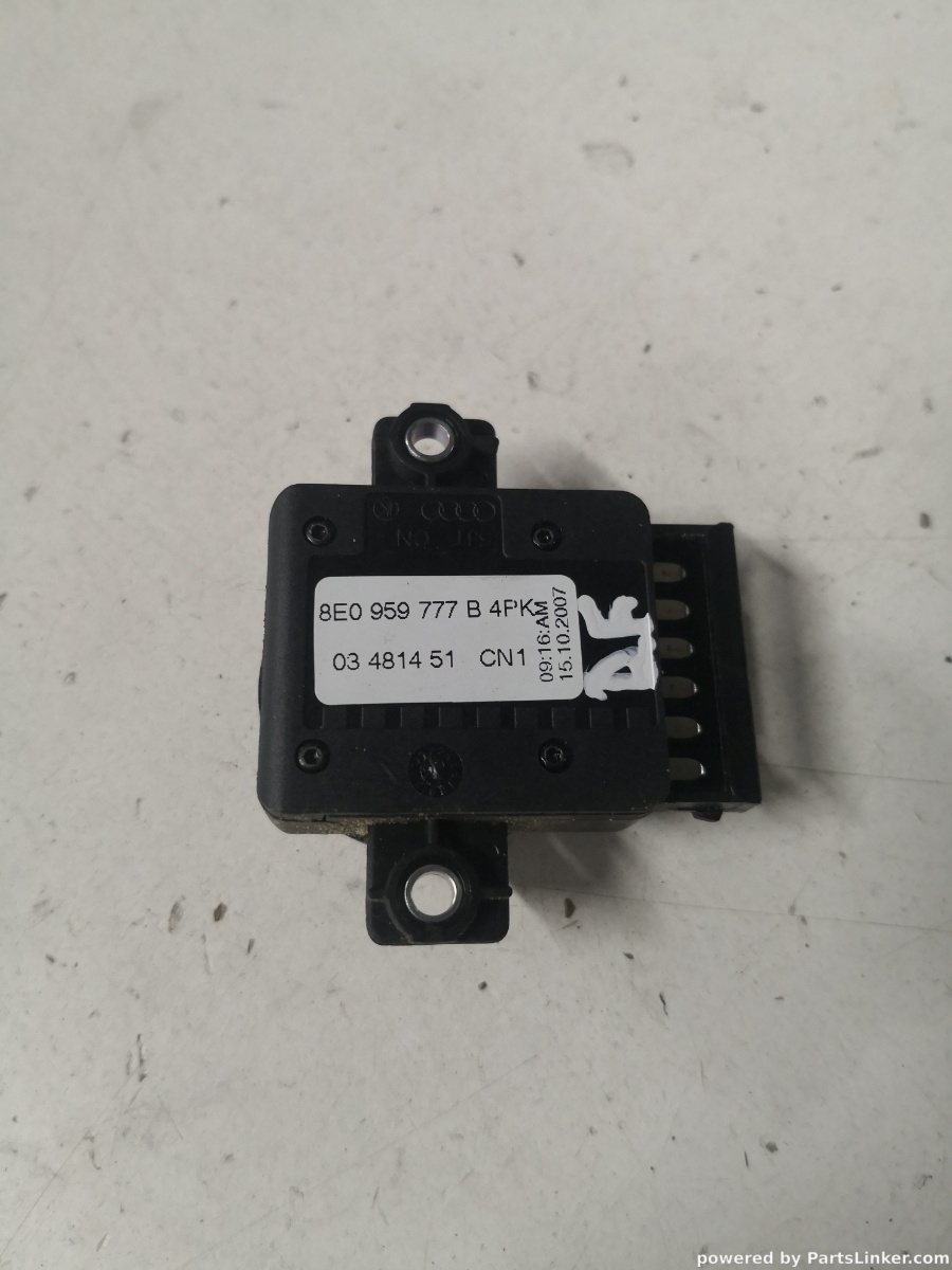 Buton reglaj scaun dreapta fata VOLKSWAGEN TIGUAN 5N_ 2007 - > 8e0959777b – foto 2